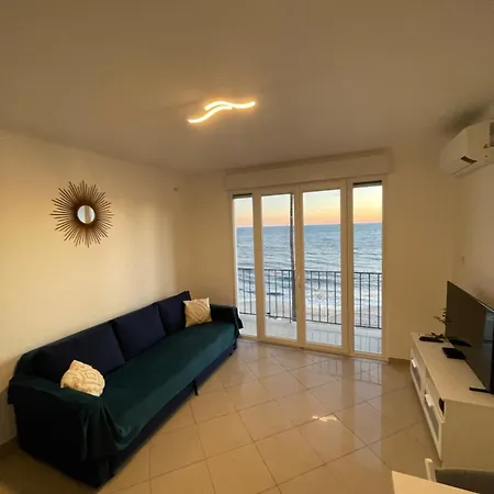 Maison Azur Riviera Διαμέρισμα Αντίμπ