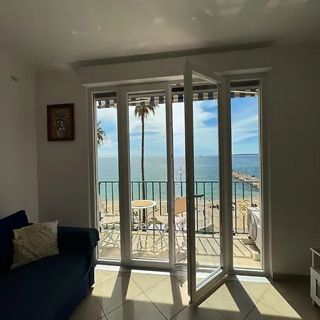 Maison Azur Riviera 公寓 *